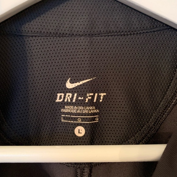 Nike Dri-fit Dark Gray 1/4 zip Top with pockets and thumb holes - Picture 2 of 5